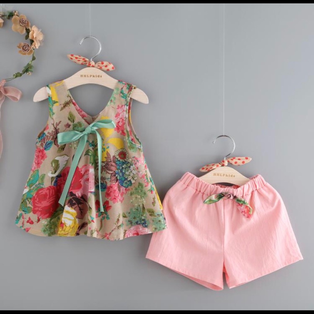 Girls floral short set